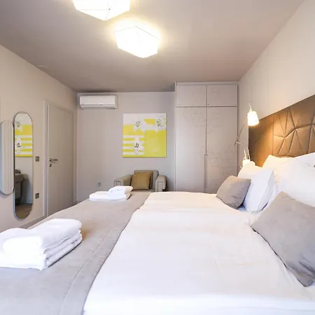Arsenal Lofts * Ζαντάρ